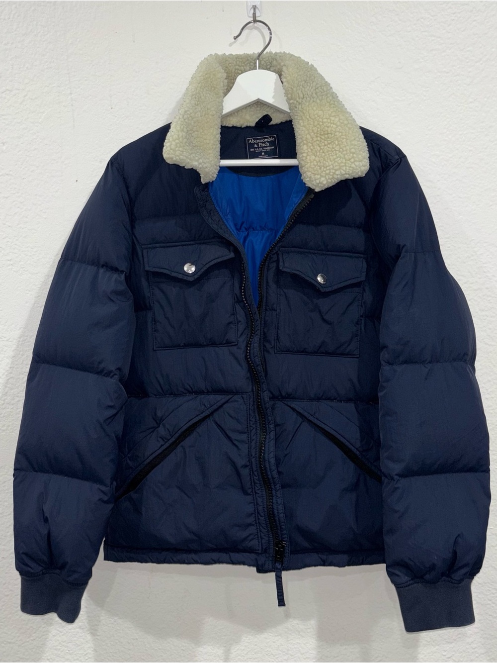 Abercrombie & Fitch Navy Puffer Jacket with Cream Sherpa Collar Size M